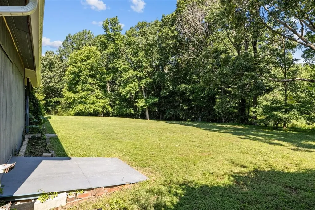 555 Lakeview Circle Tennessee Ridge TN 37178