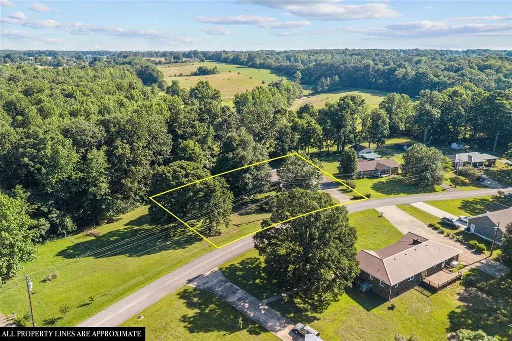 555 Lakeview Circle Tennessee Ridge TN 37178