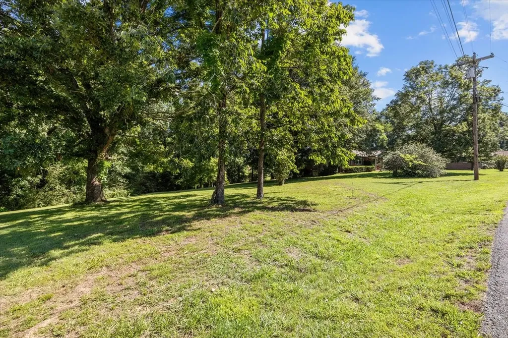 555 Lakeview Circle Tennessee Ridge TN 37178