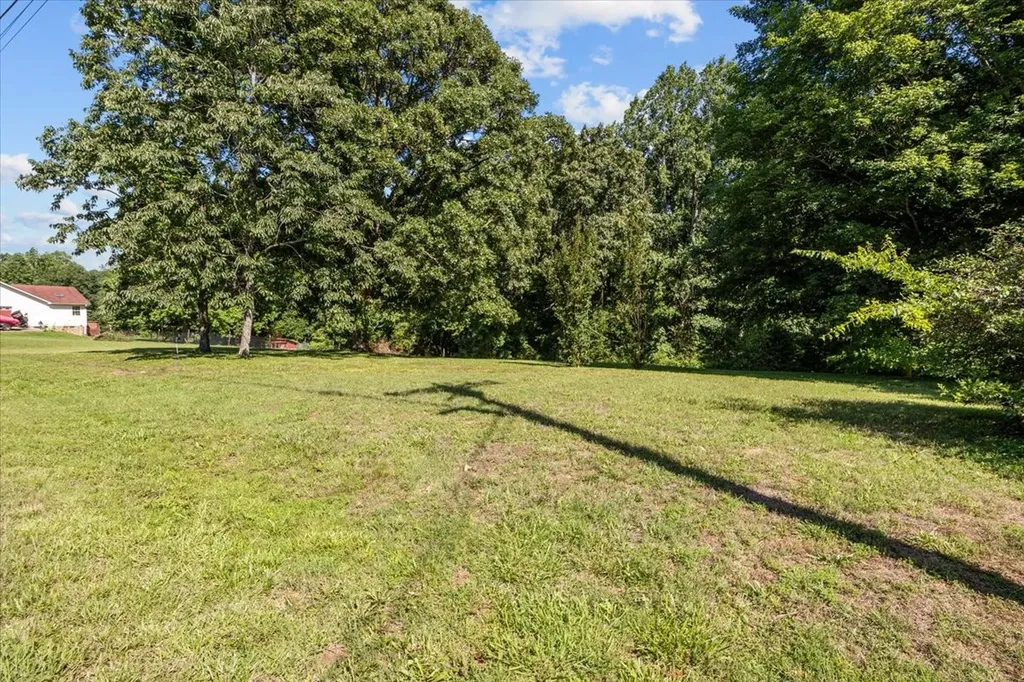 555 Lakeview Circle Tennessee Ridge TN 37178