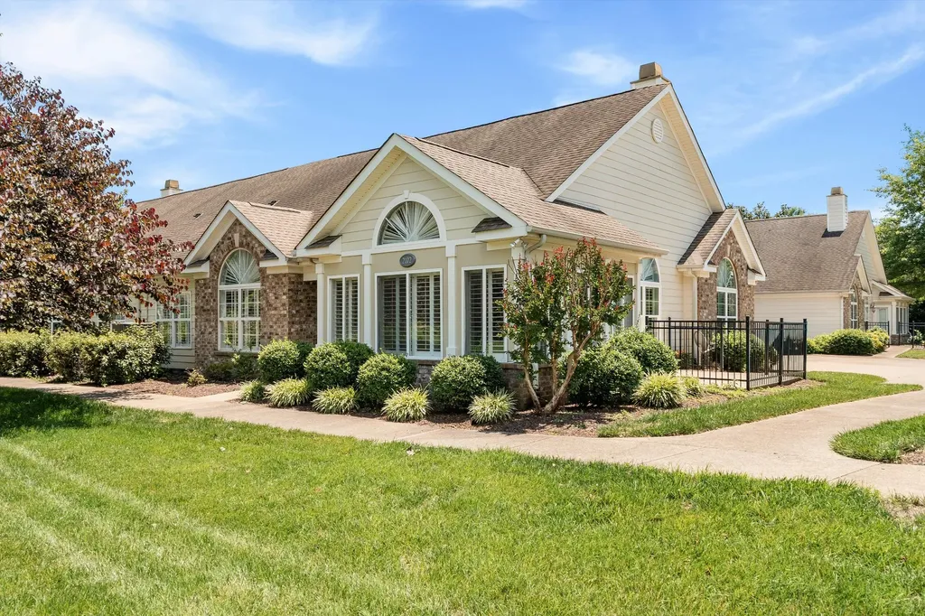 825 Browns Lane Gallatin TN 37066
