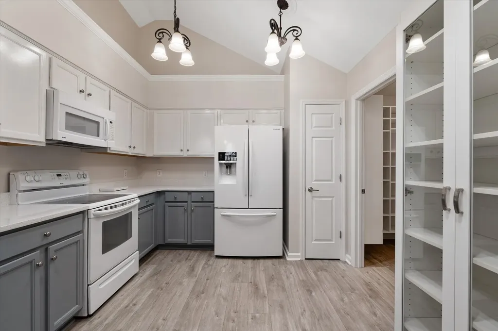 825 Browns Lane Gallatin TN 37066