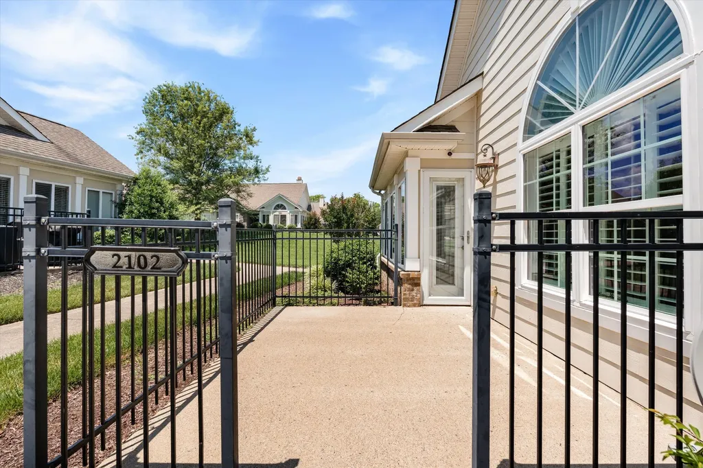 825 Browns Lane Gallatin TN 37066