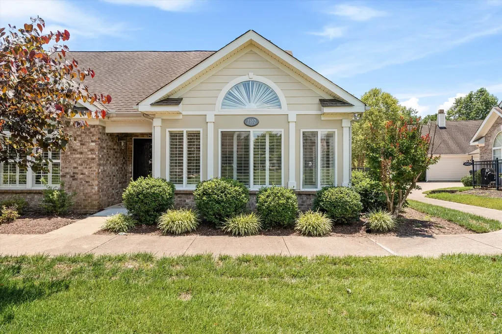 825 Browns Lane Gallatin TN 37066