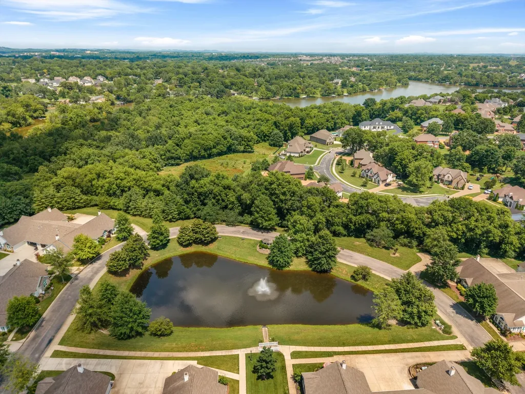 825 Browns Lane Gallatin TN 37066