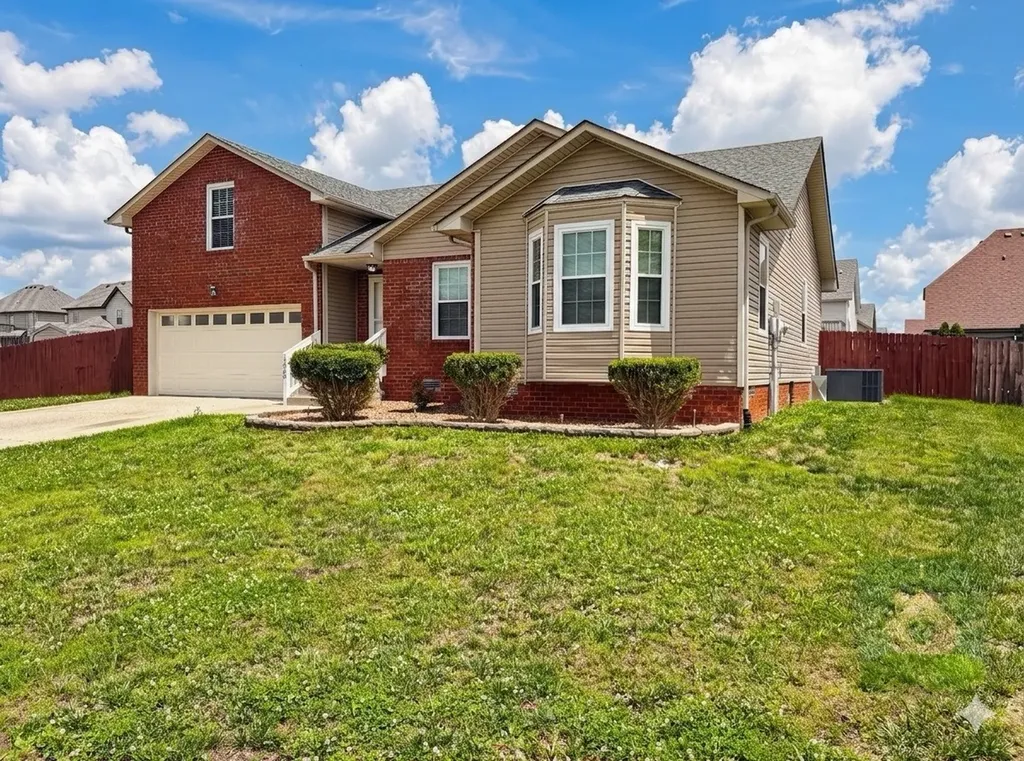 1569 Apache Way Clarksville TN 37042