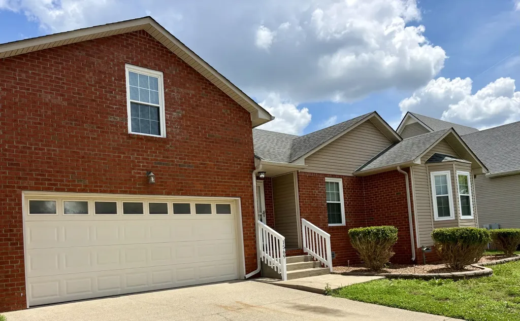 1569 Apache Way Clarksville TN 37042