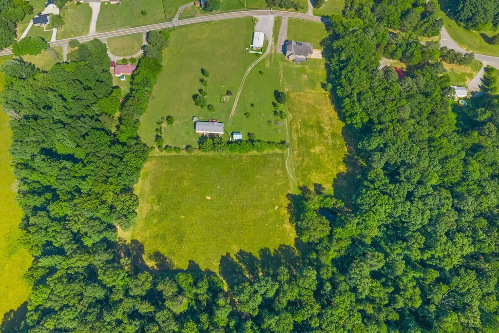 4940 Marion Road Cunningham TN 37052
