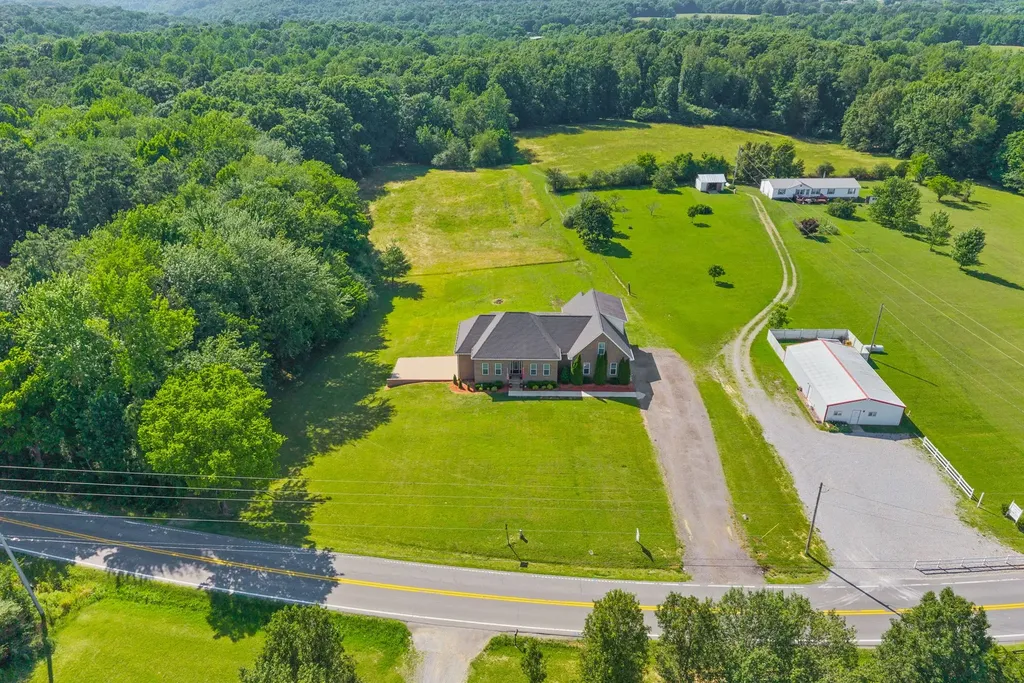 4940 Marion Road Cunningham TN 37052
