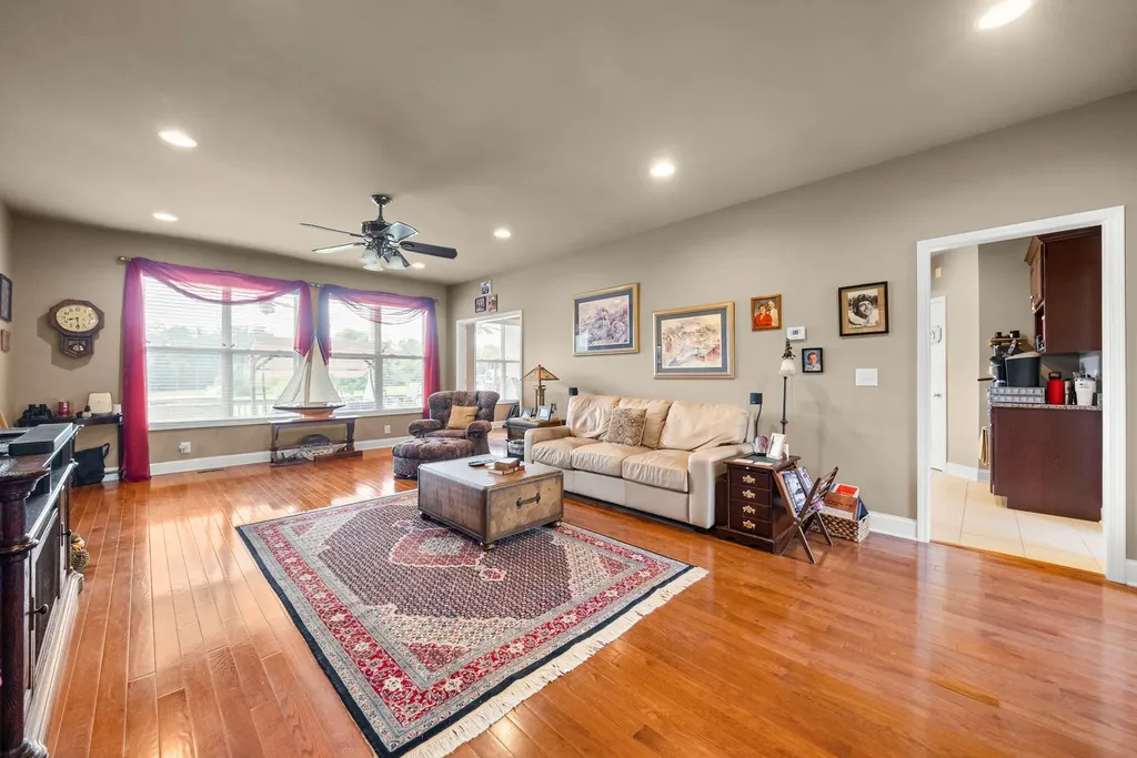 4940 Marion Road Cunningham TN 37052
