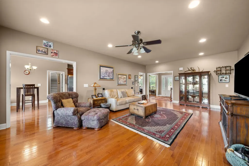 4940 Marion Road Cunningham TN 37052