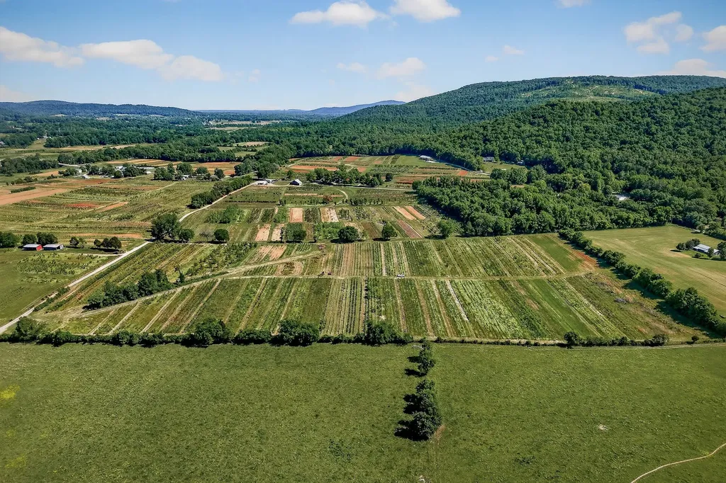 1 Hills Creek Road Mcminnville TN 37110