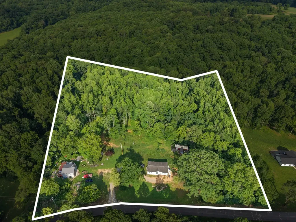 1098 Ewing Albright Road Ashland City TN 37015