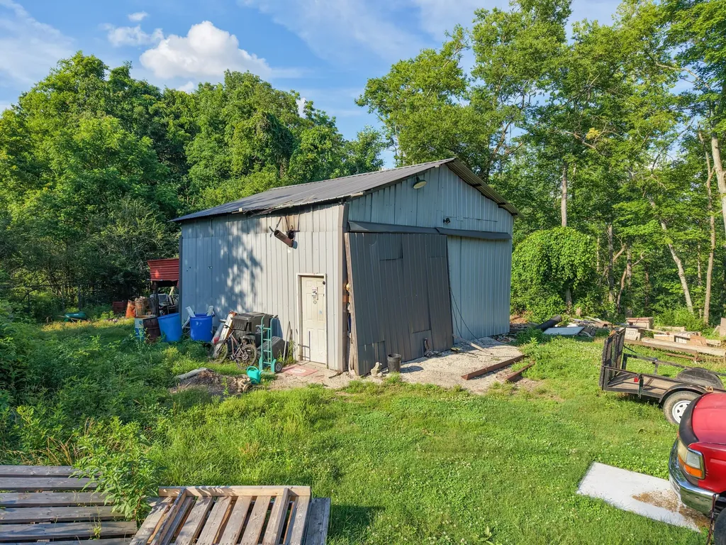 1098 Ewing Albright Road Ashland City TN 37015