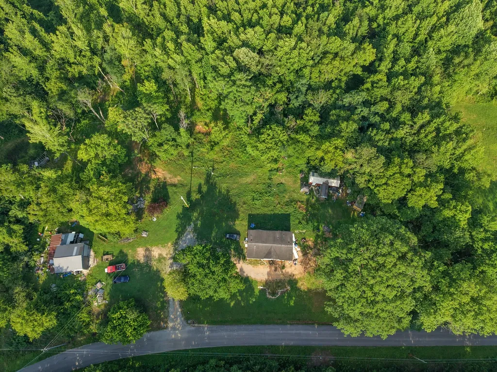 1098 Ewing Albright Road Ashland City TN 37015
