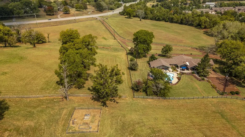 755 Long Hollow Pike Goodlettsville TN 37072