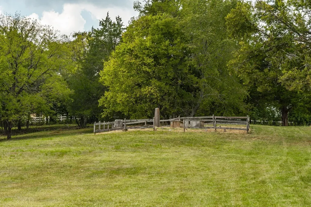 755 Long Hollow Pike Goodlettsville TN 37072