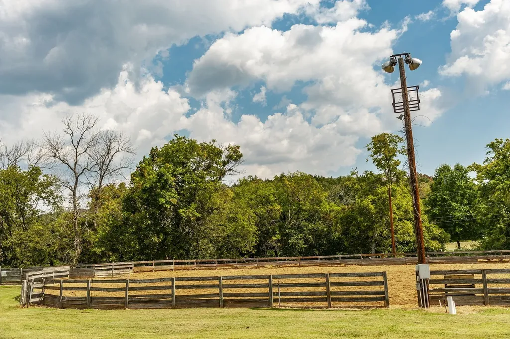 755 Long Hollow Pike Goodlettsville TN 37072