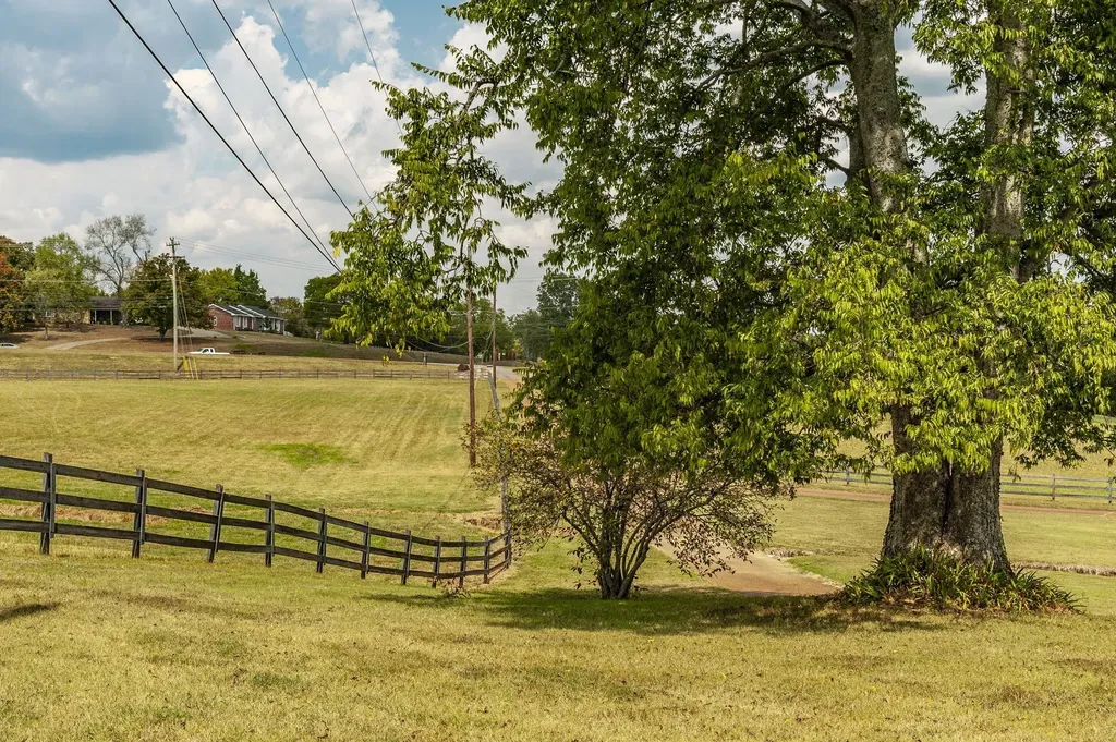 755 Long Hollow Pike Goodlettsville TN 37072