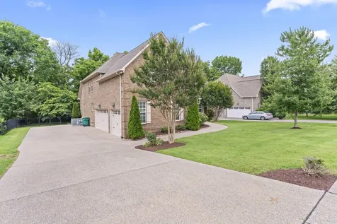 1002 Glessner Drive Spring Hill TN 37174