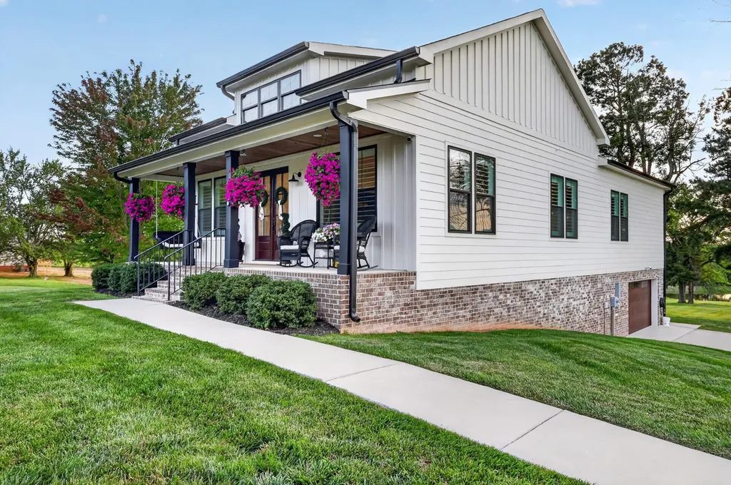 3323 Dobbins Pike Portland TN 37148