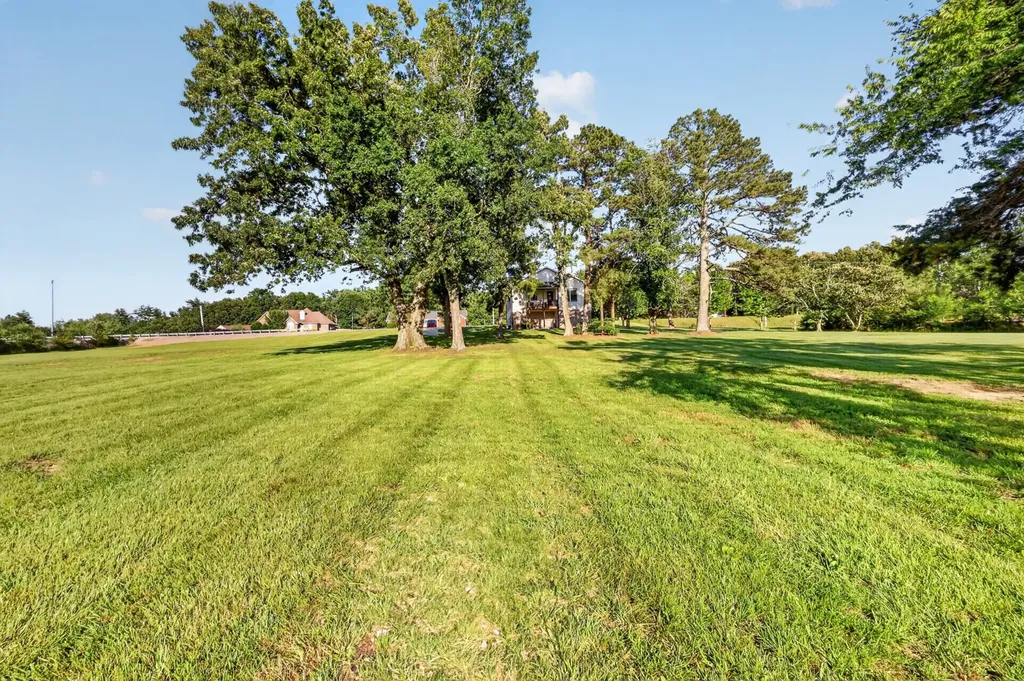 3323 Dobbins Pike Portland TN 37148