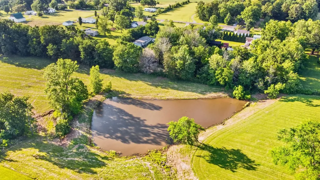 3323 Dobbins Pike Portland TN 37148