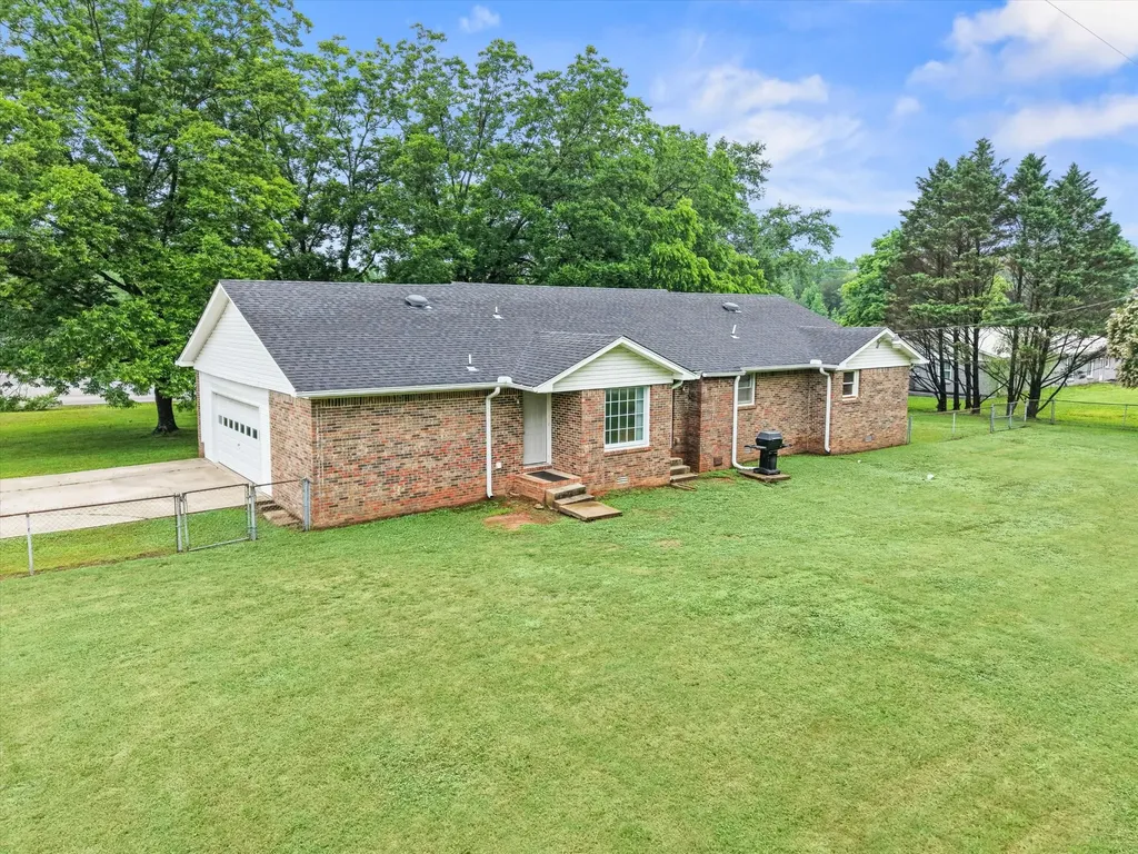 16 Patrick Road, S Fayetteville TN 37334