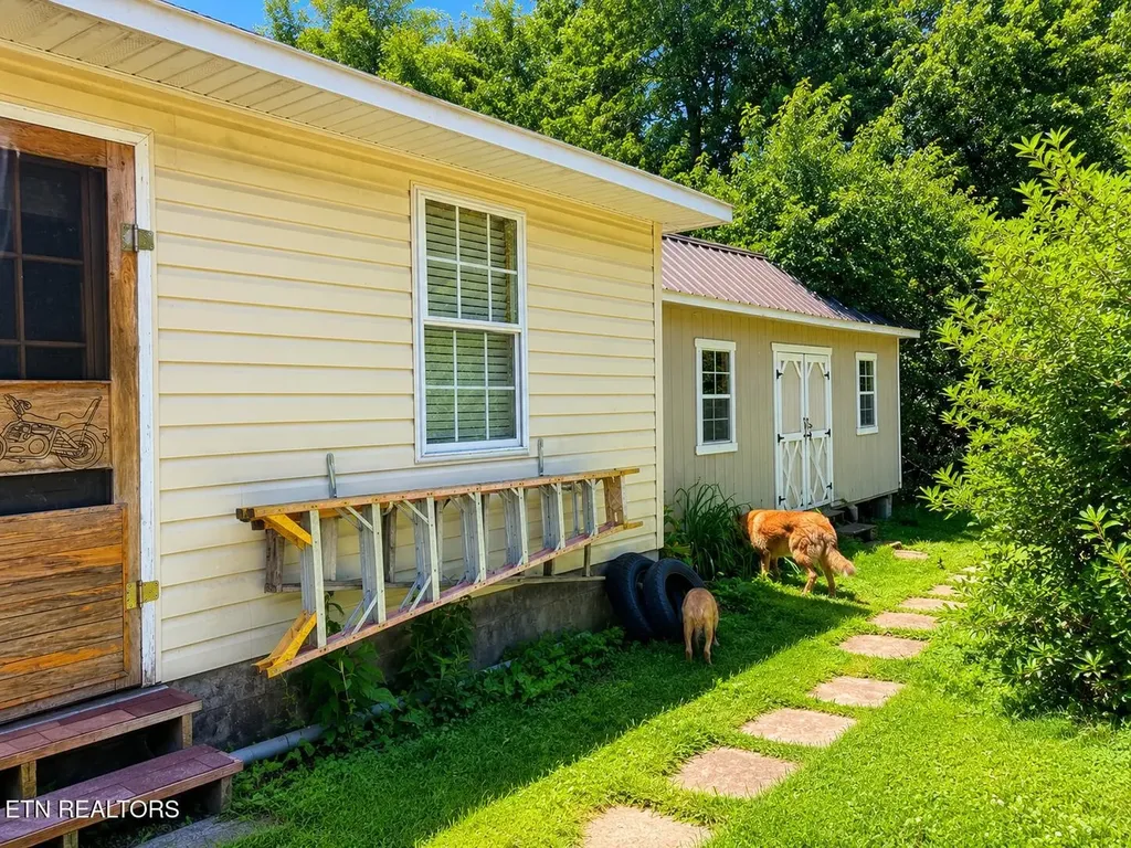 1070 Wright Place Road Jamestown TN 38556