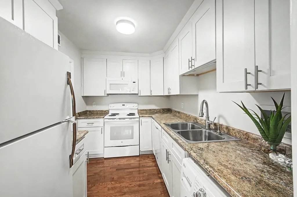 1900 Richard Jones Road Nashville TN 37215
