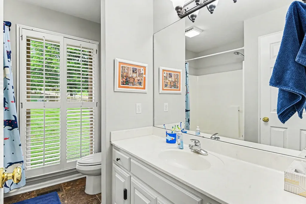 100 Macintosh Drive Springfield TN 37172