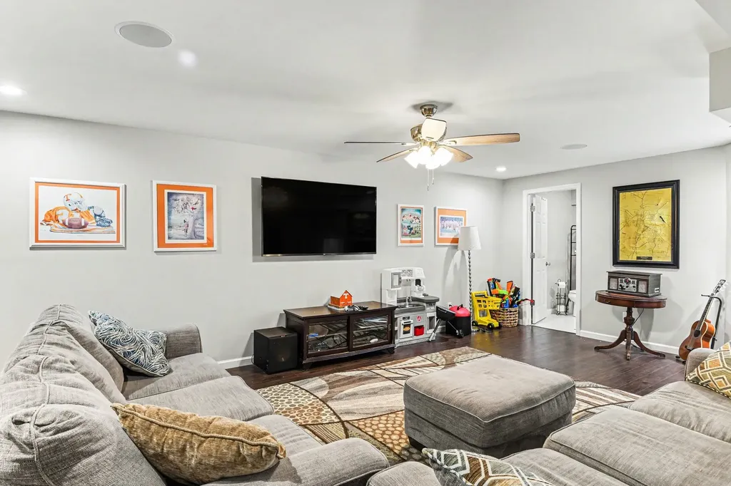 100 Macintosh Drive Springfield TN 37172
