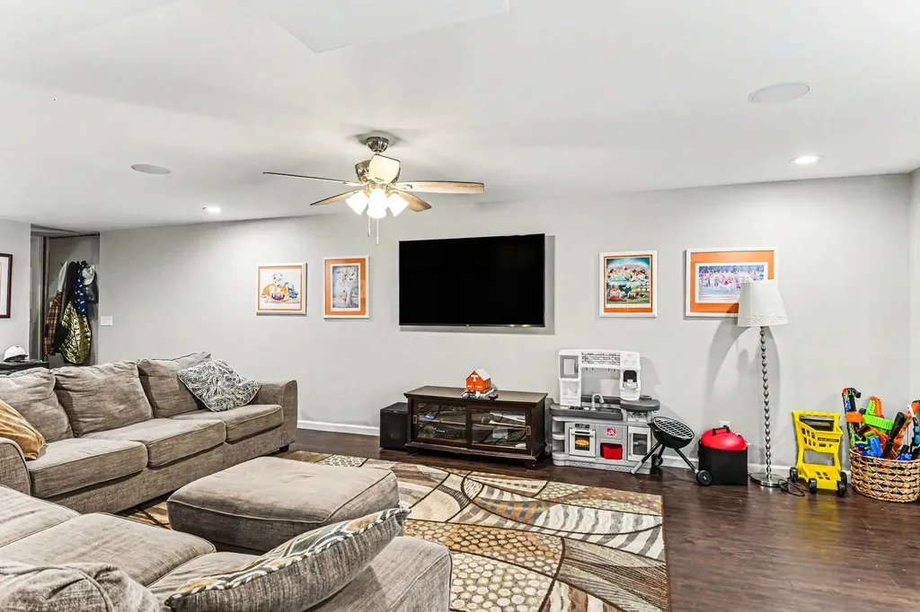 100 Macintosh Drive Springfield TN 37172