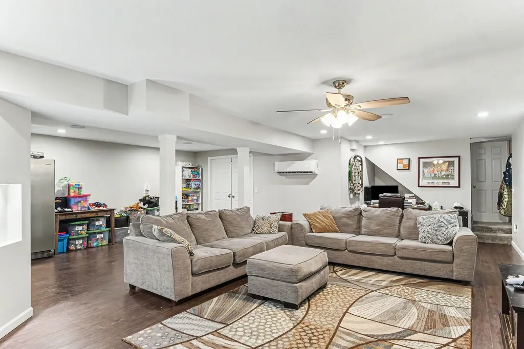 100 Macintosh Drive Springfield TN 37172