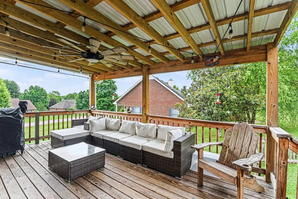 100 Macintosh Drive Springfield TN 37172