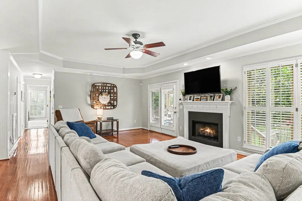 100 Macintosh Drive Springfield TN 37172