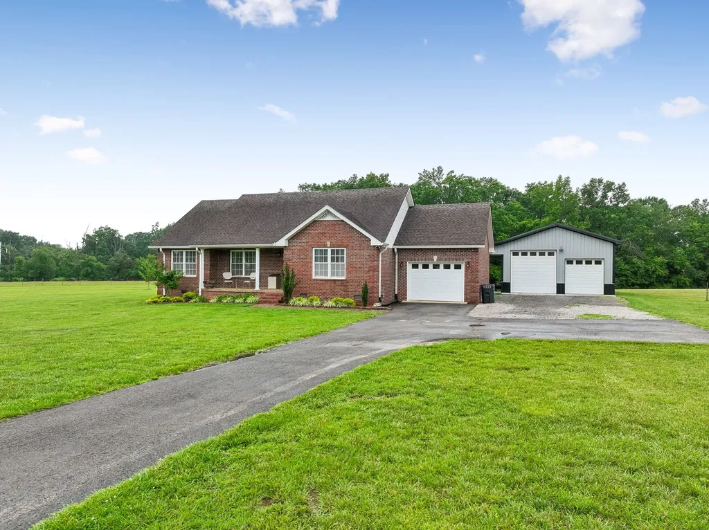 1363 Mount Vernon Road Bethpage TN 37022