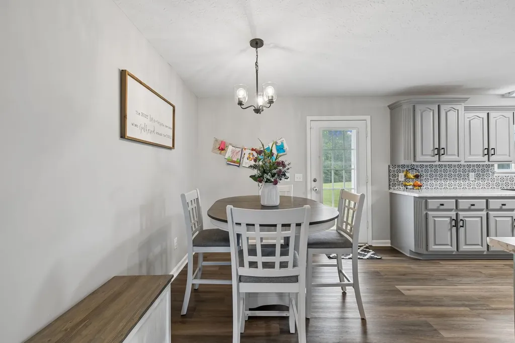 1363 Mount Vernon Road Bethpage TN 37022