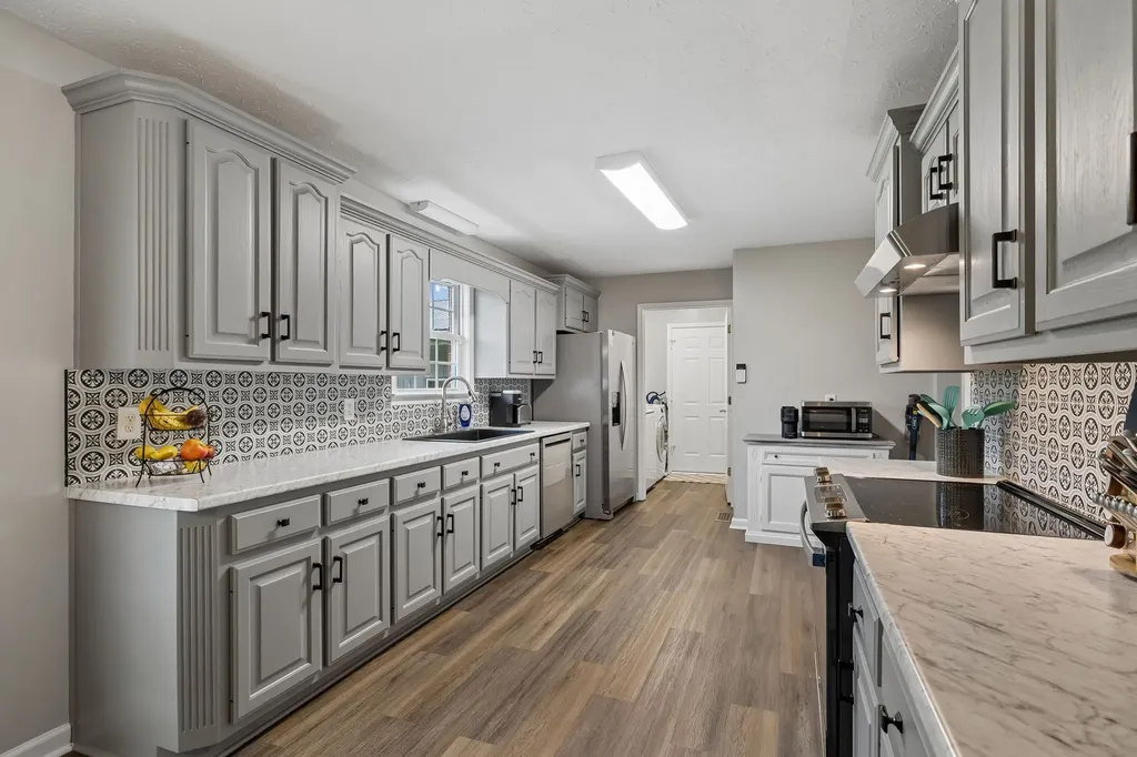 1363 Mount Vernon Road Bethpage TN 37022