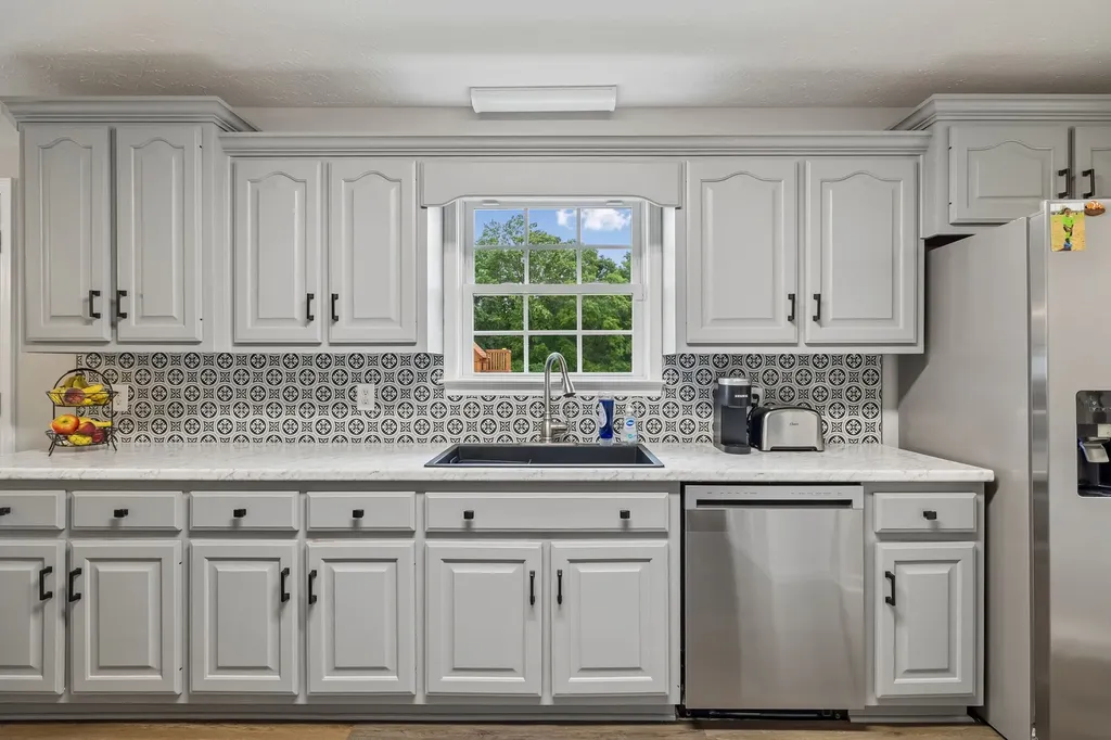 1363 Mount Vernon Road Bethpage TN 37022
