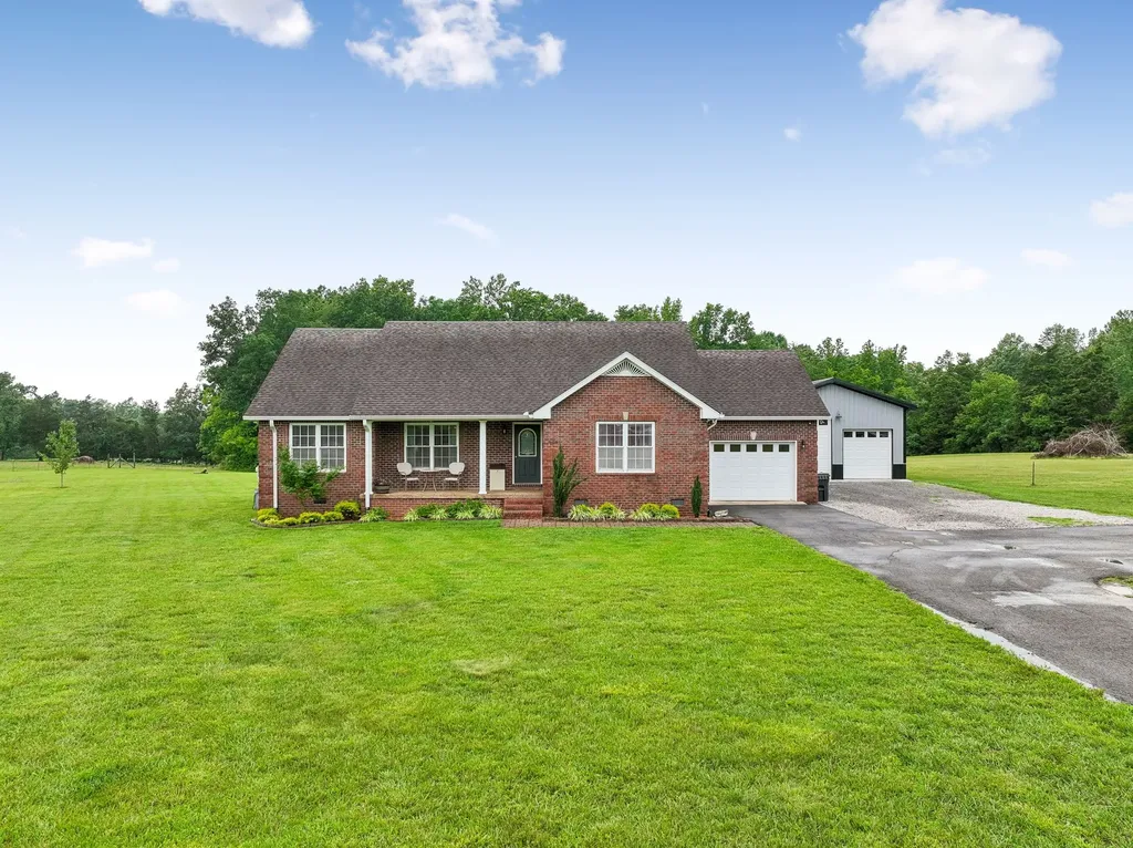 1363 Mount Vernon Road Bethpage TN 37022