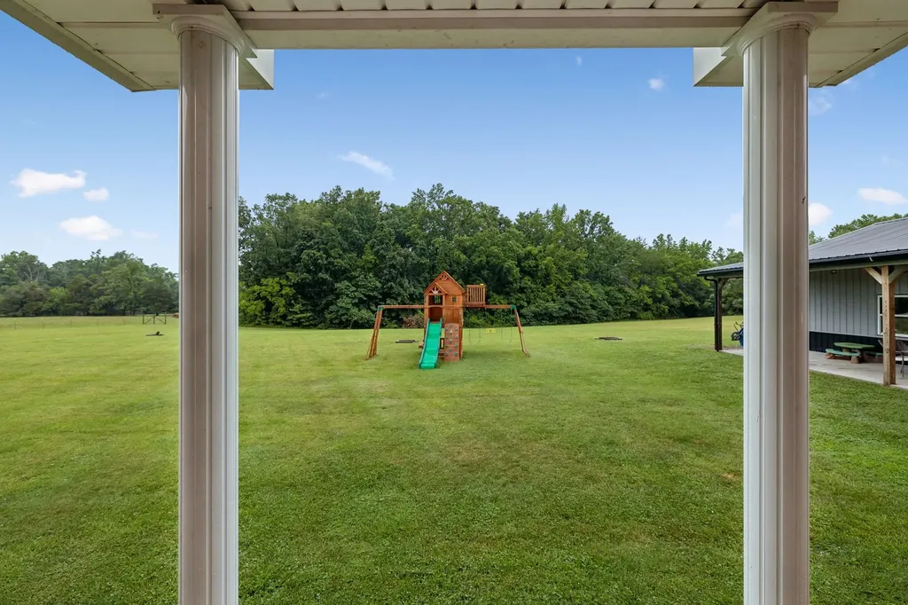 1363 Mount Vernon Road Bethpage TN 37022