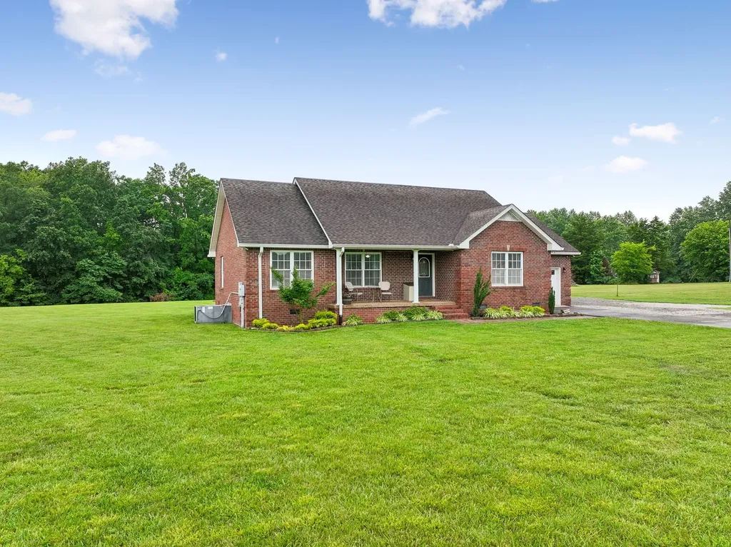 1363 Mount Vernon Road Bethpage TN 37022