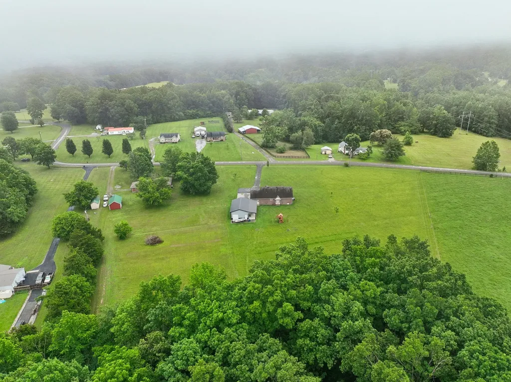1363 Mount Vernon Road Bethpage TN 37022