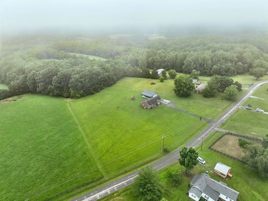 1363 Mount Vernon Road Bethpage TN 37022