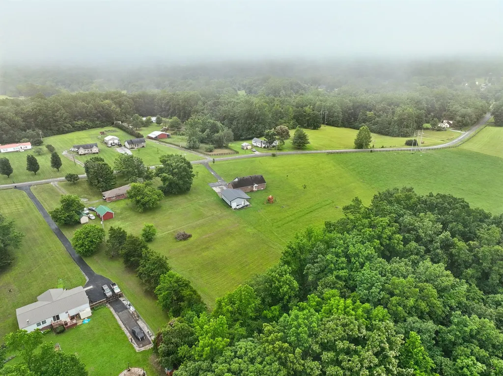 1363 Mount Vernon Road Bethpage TN 37022