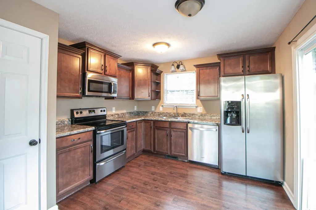 570 Somerset Lane Clarksville TN 37042