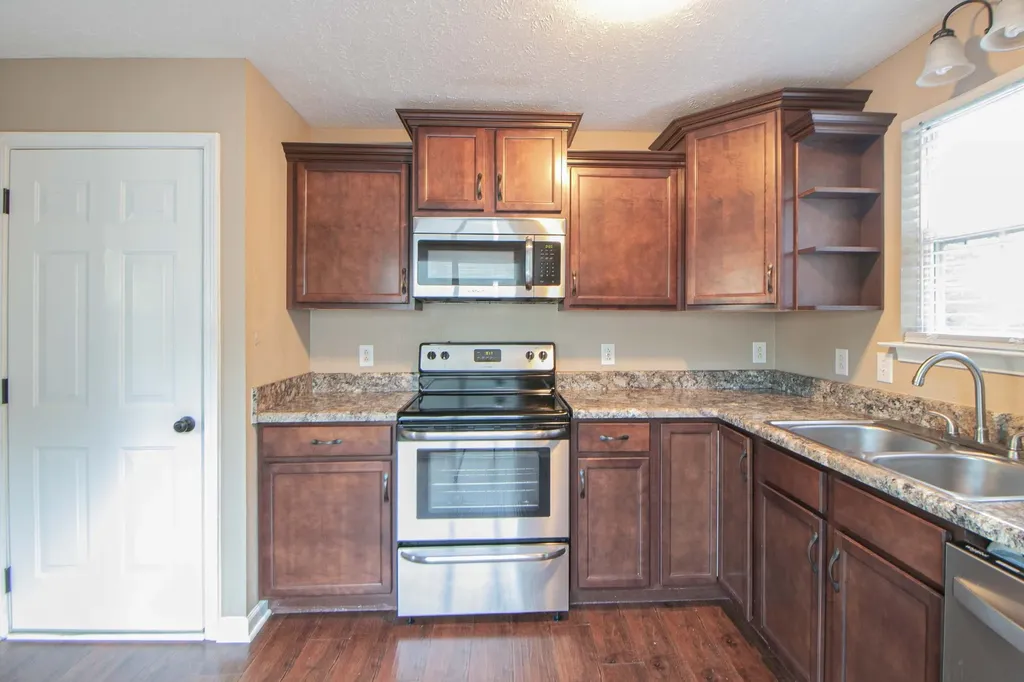 570 Somerset Lane Clarksville TN 37042