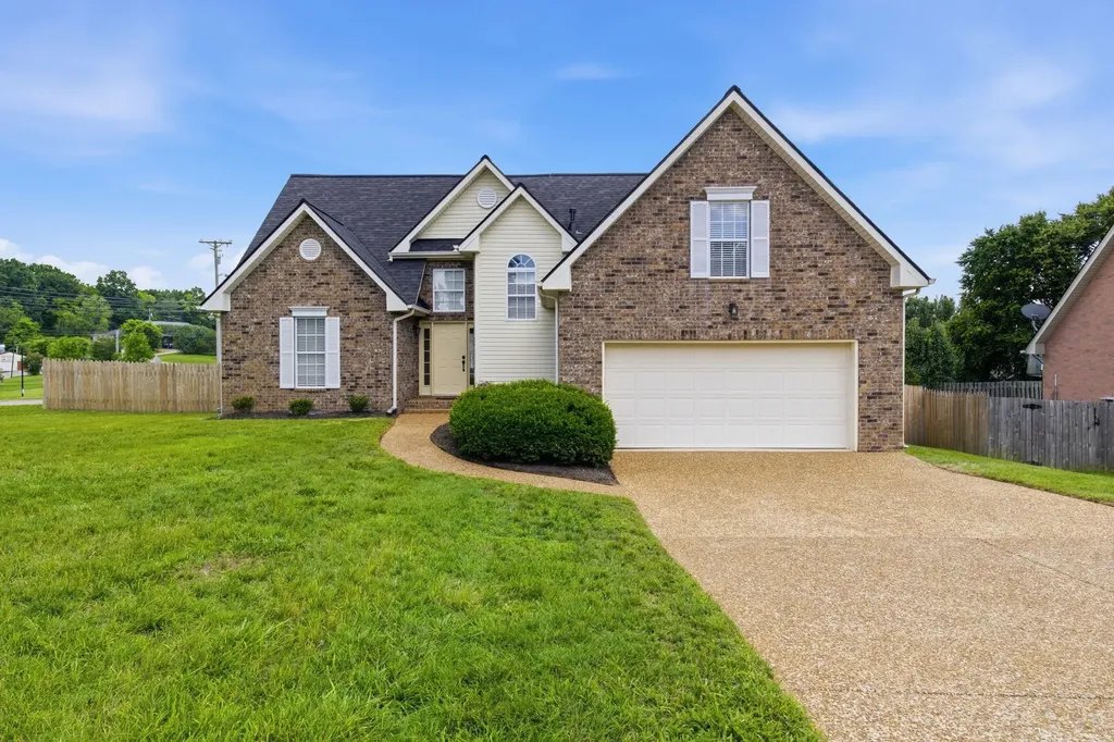 701 Pinehurst Point Mount Juliet TN 37122