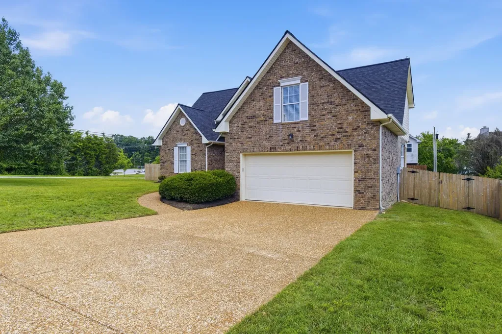 701 Pinehurst Point Mount Juliet TN 37122